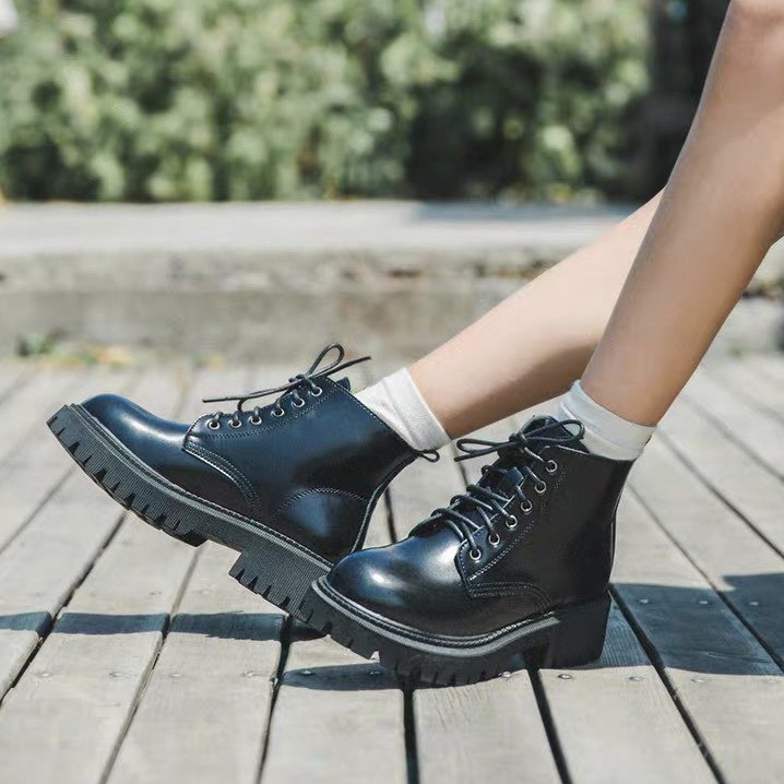 Original boots 6 lỗ xỏ đế cao - Boots da bò nữ