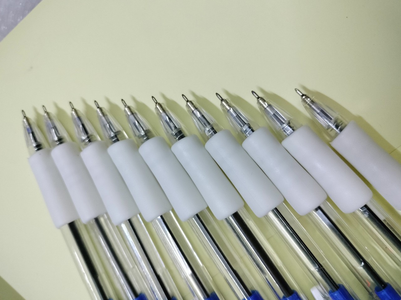 Bút Bi xanh TL (Hộp 20 Chiếc)