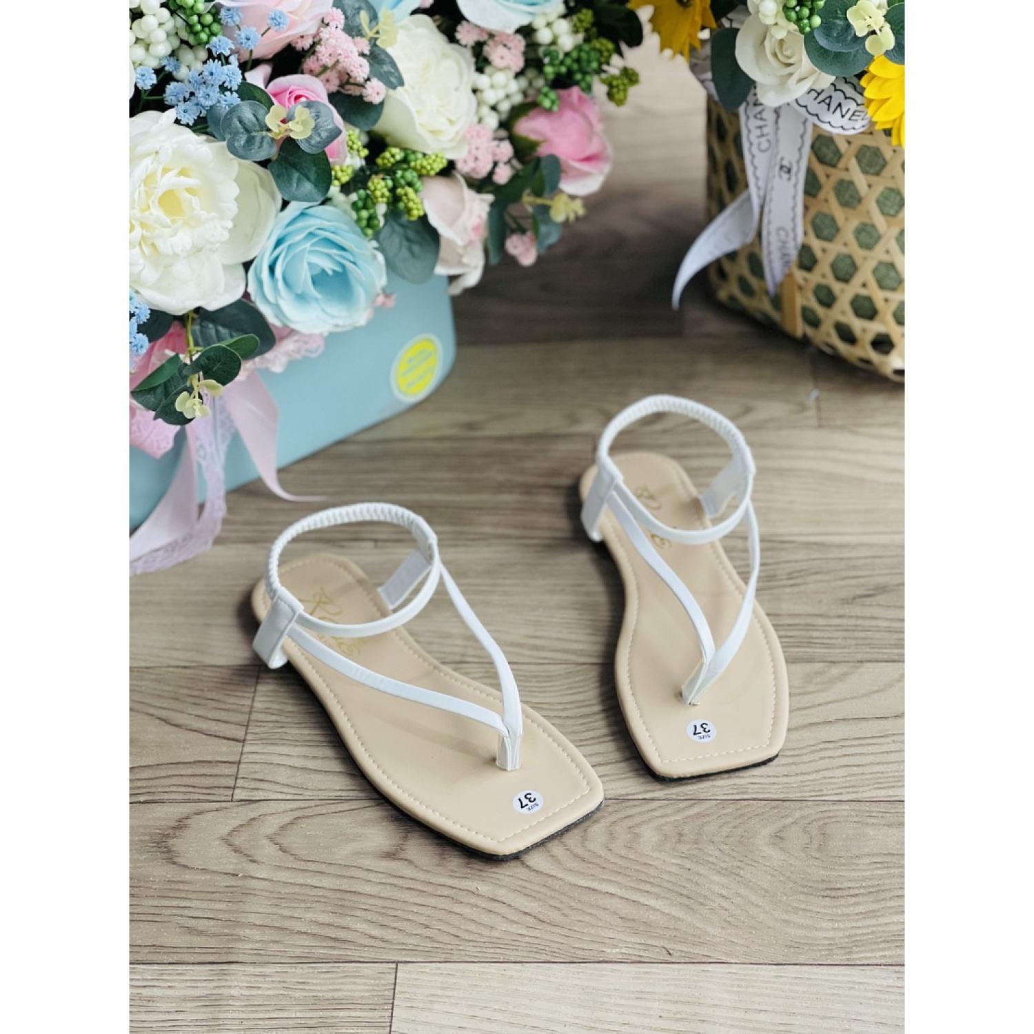 Giày sandal nữ đế bệt kẹp ngón VSD01 da mềm