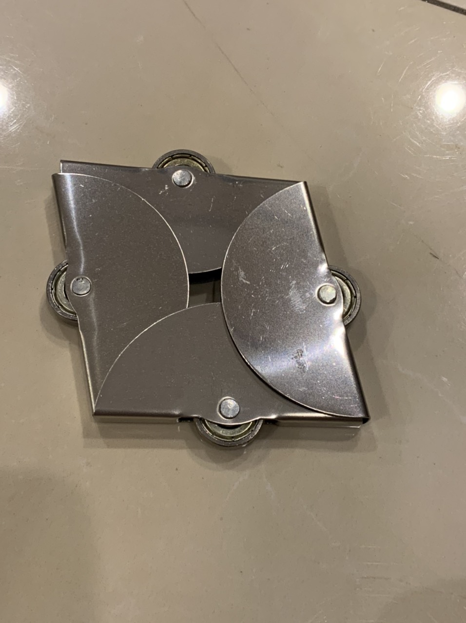 Bánh xe kính  Inox hình bán nguyệt