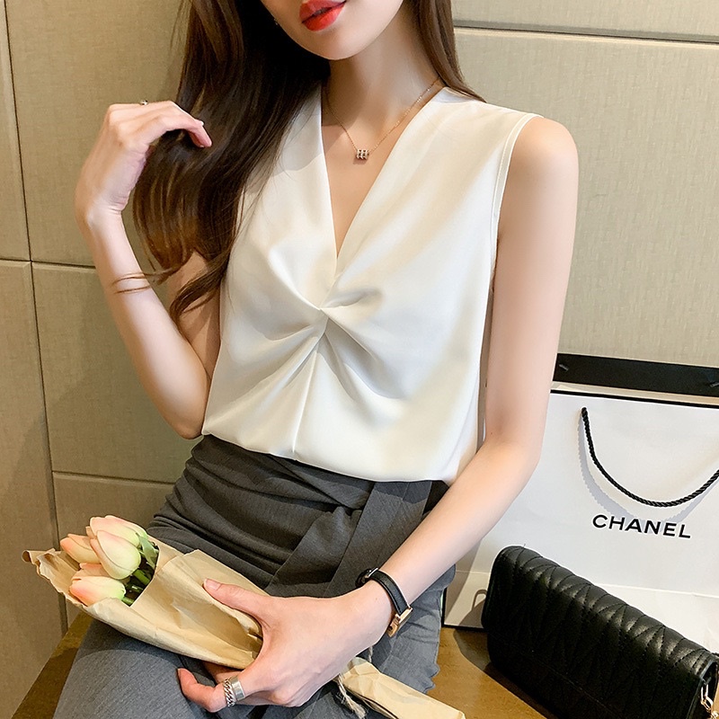 Áo Lụa Sát Nách Xoắn Ngực Công Sở