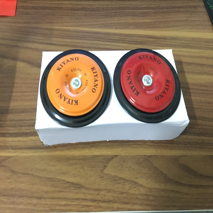CÒI ĐĨA,  CÒI XE MÁY, Ô TÔ CÒI ÂM CAO NGHE HAY-Còi đĩa KIYANO dành cho ô tô ( sử dụng 12V)xe máy cực xịn kêu cực to -MỘT bộ gồm: 2 chiếc còi (1 cái thanh, 1 cái trầm). Tiếng kêu vang hay-Dễ dàng tự lắp đặt thay thế