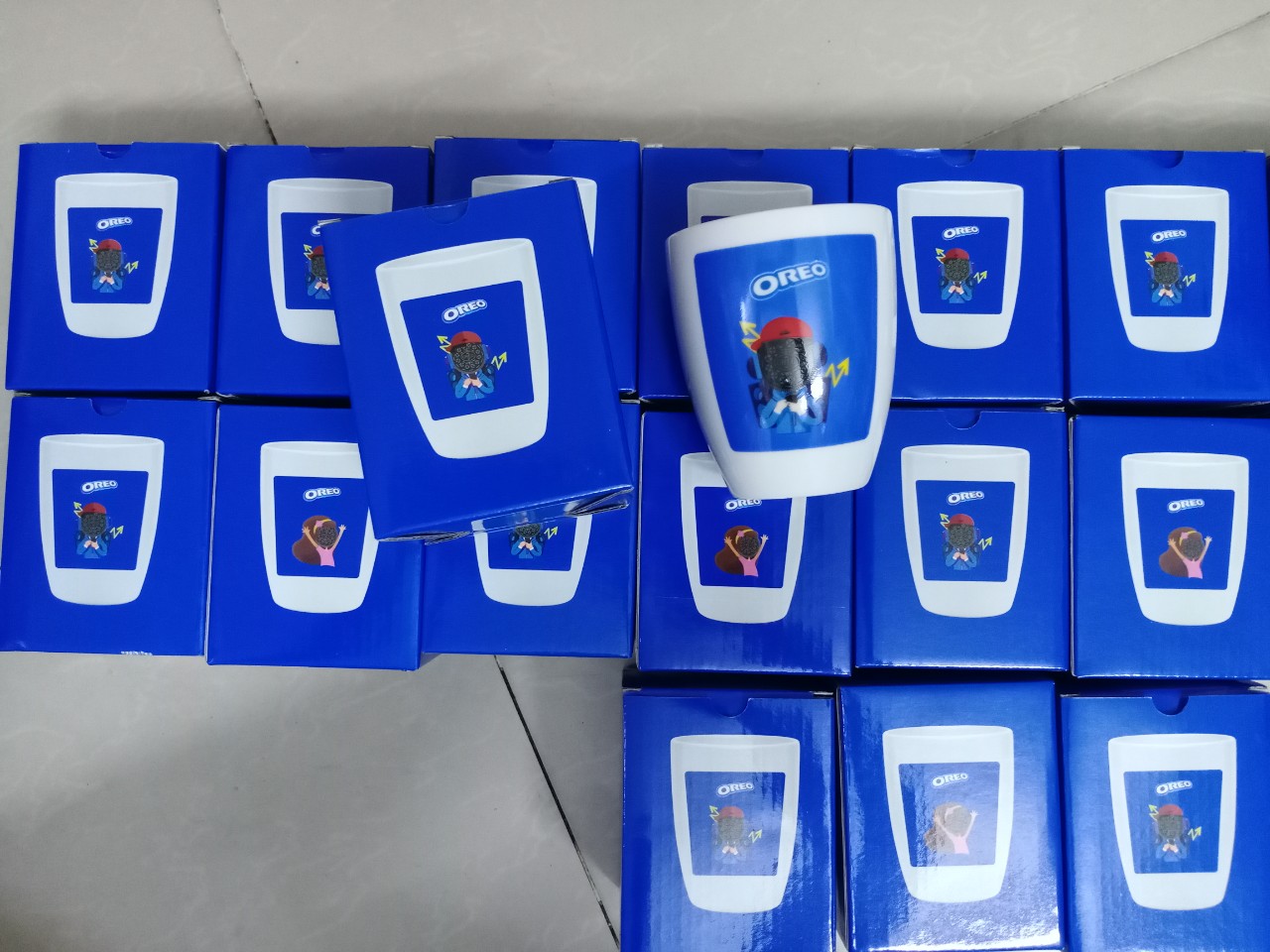 Ly sứ Dong Hwa (hàng khuyến mãi của Oreo)