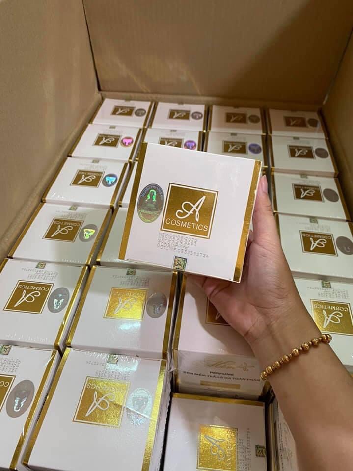 Kem body mềm A Cometic mẫu mới 2020