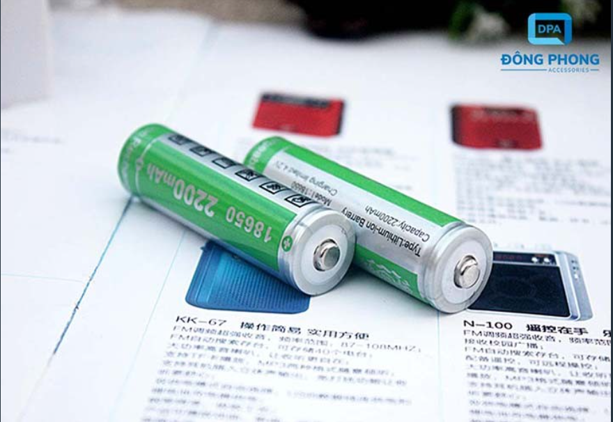 Bộ 2 pin sạc 3.7V 18650