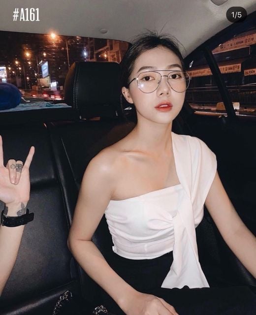 Áo croptop lệch vai (có 5 màu)