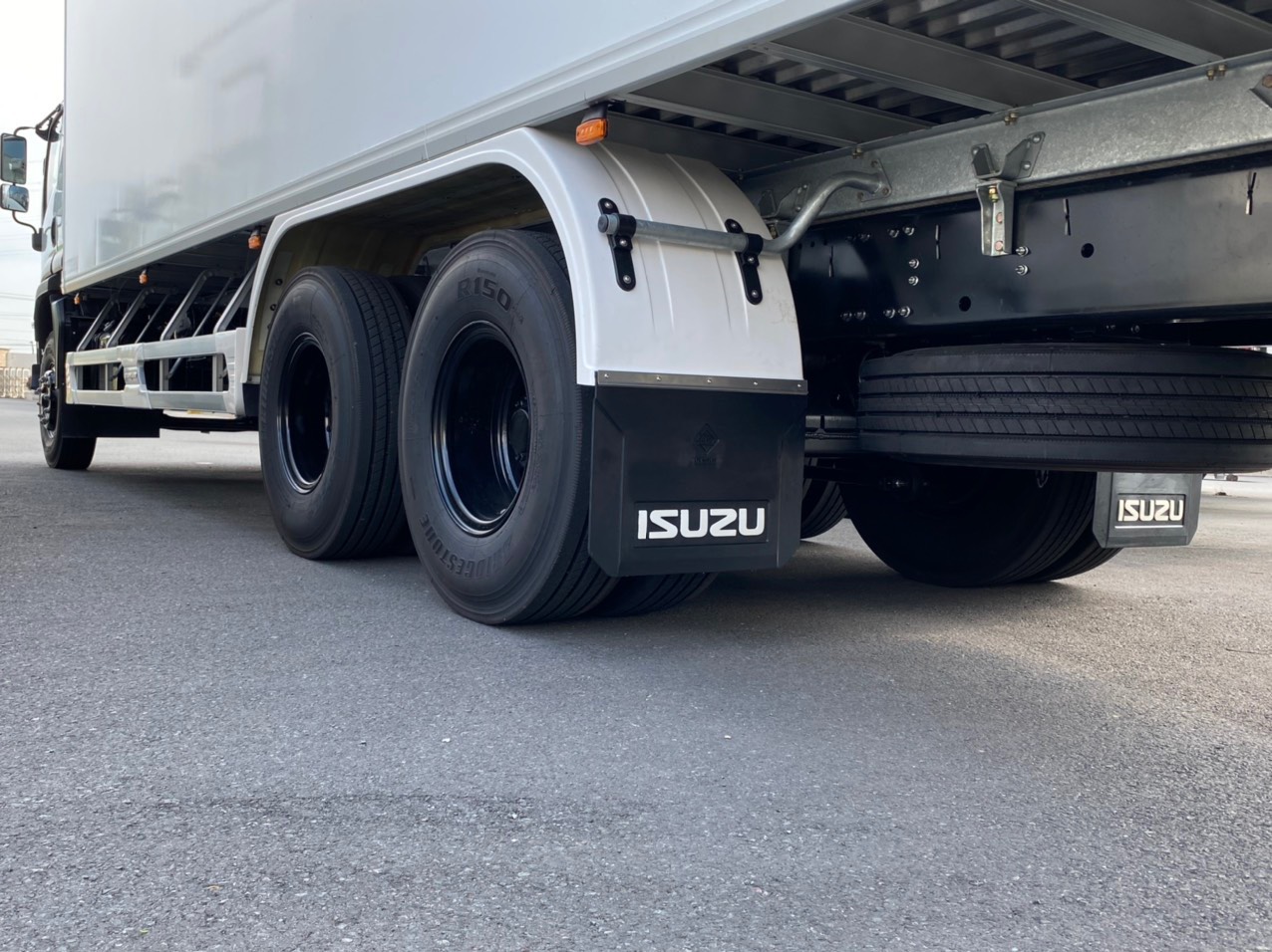 Tấm chắn bùn xe tải ISUZU - (W430 x H330)