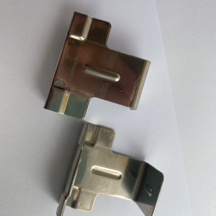 Kẹp thoát nước inox  pin năng mặt trời