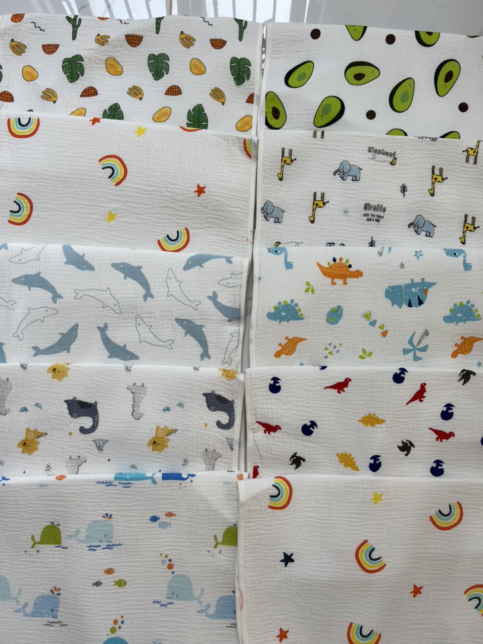 (Loại đẹp) Tấm lót chống thấm sợi tre 6 lớp 50x70cm nhiều hoạ tiết cho bé
