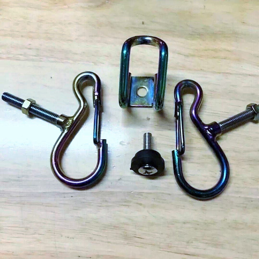 BỘ MÓC TREO ĐỒ XE MÁY CÓ KHÓA 7 MÀU ( 3 CÁI )