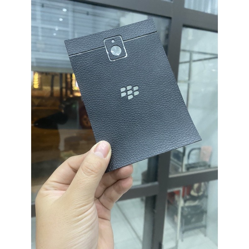 Dán da blackberry passport 1,thường