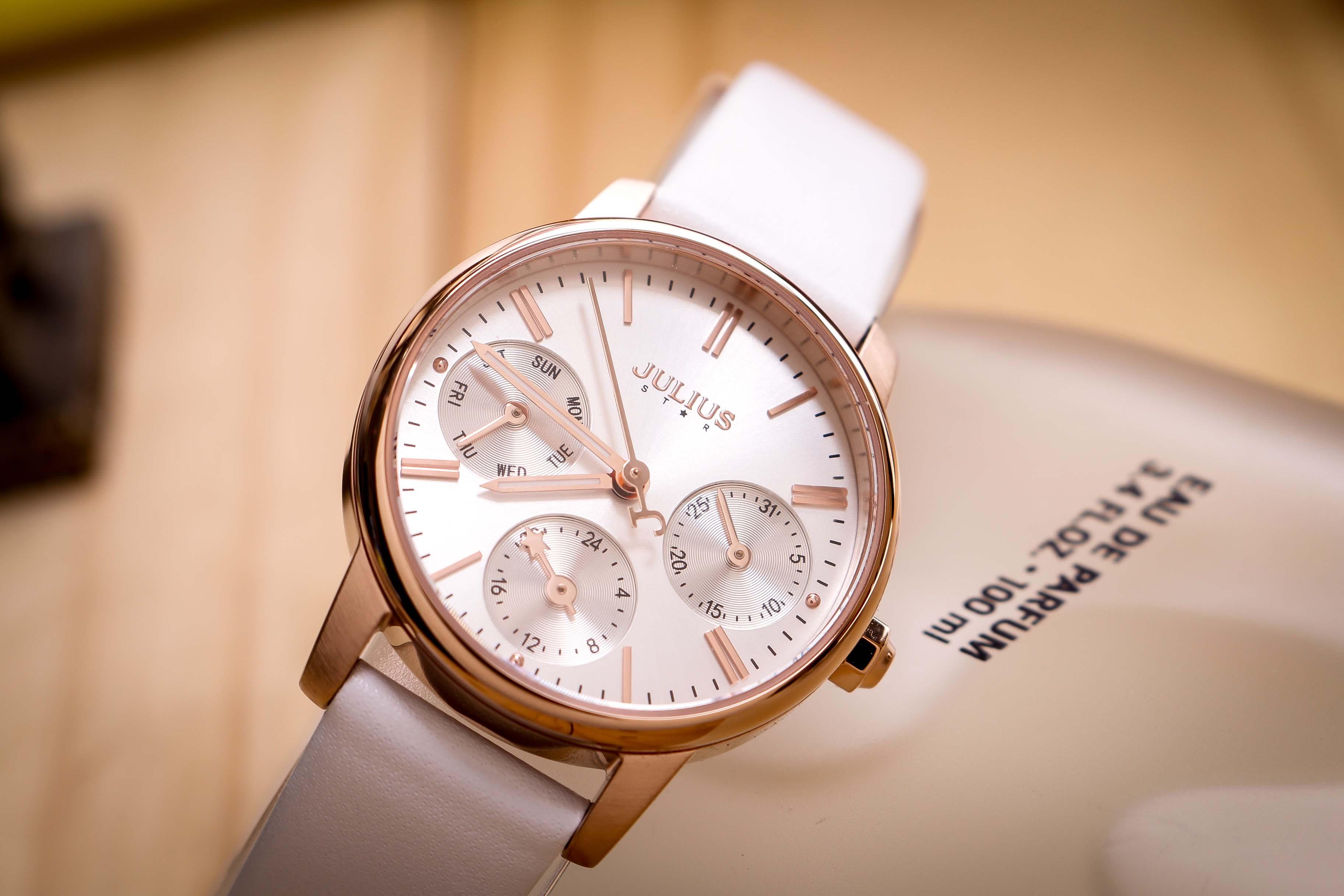 ĐỒNG HỒ NỮ JS-023A JULIUS STAR HÀN QUỐC DÂY DA (TRẮNG)