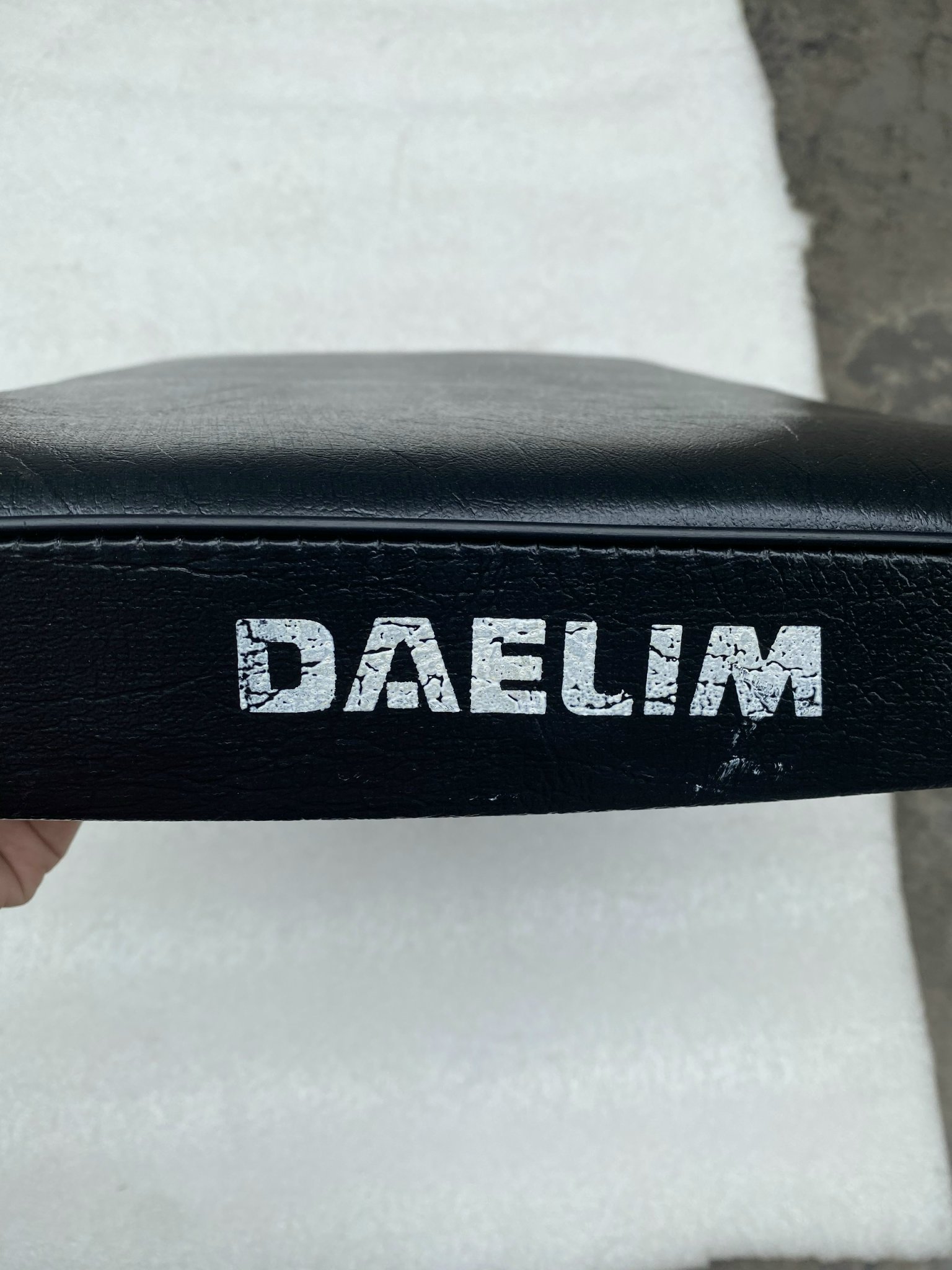 YÊN ( NỆM ) SAU XE CITI 100 DAELIM
