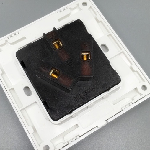 Mặt ổ cắm 3 lổ dẹt 10A 250V
