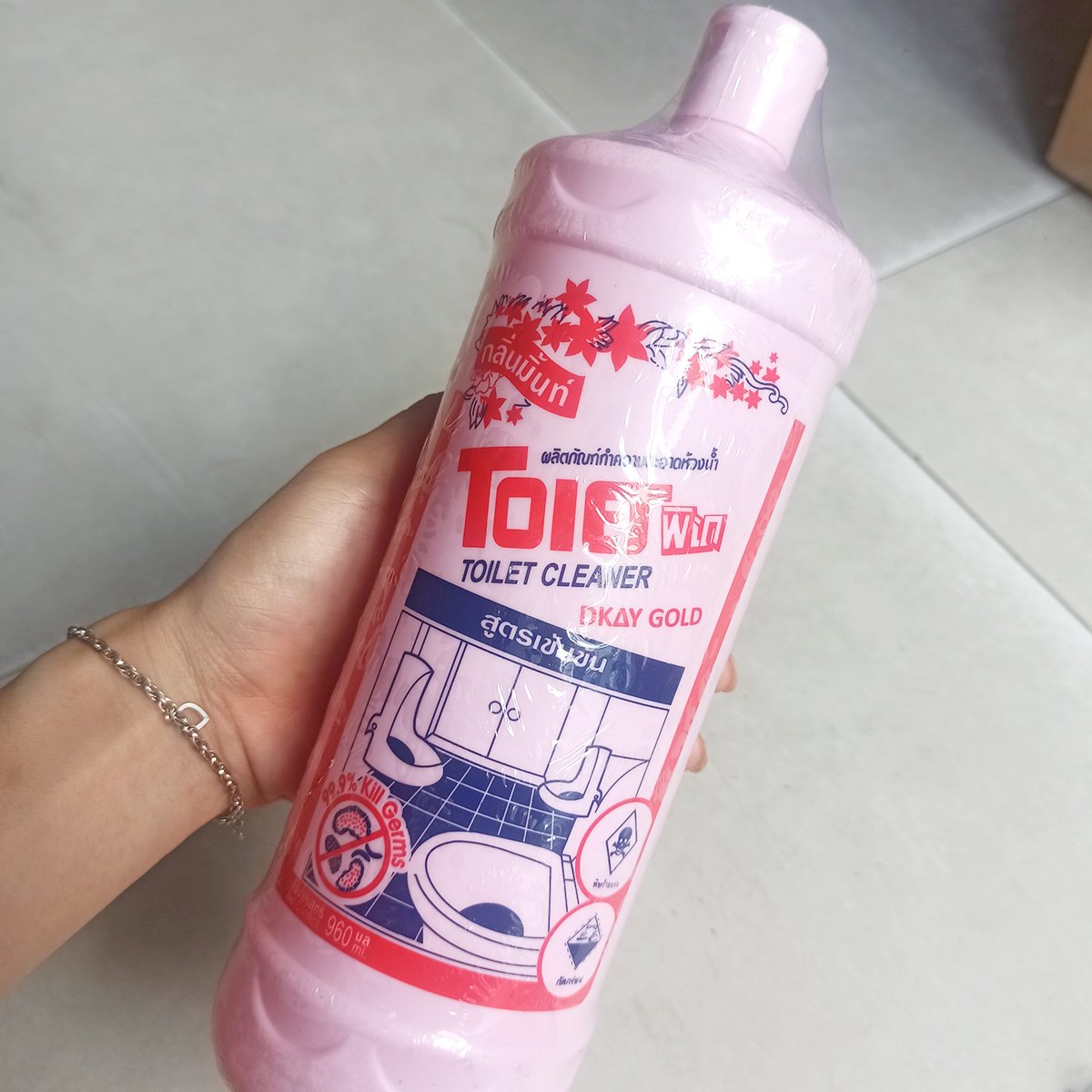 Nước tẩy rửa toilet Thái Lan 960ml