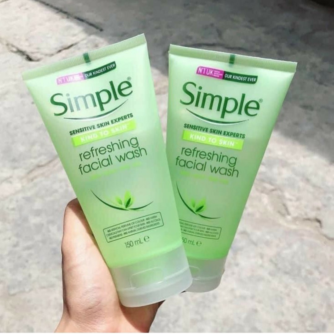 Sữa rửa mặt Simple 150ml