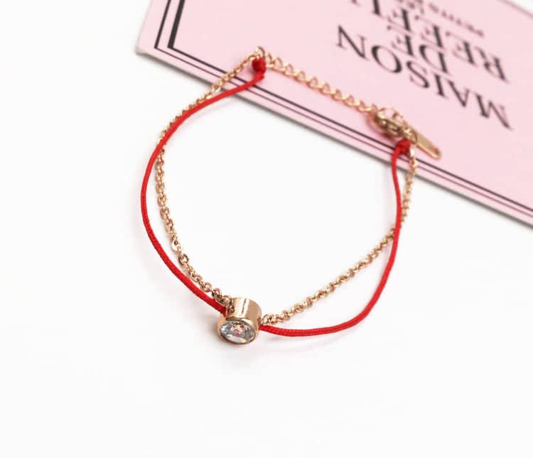 Vòng Chỉ Đỏ Kim Vàng Phong Thủy Tự Nhiên MAY MẮN TÀI LỘC VÀ HỘP ĐỰNG VAO CẤP