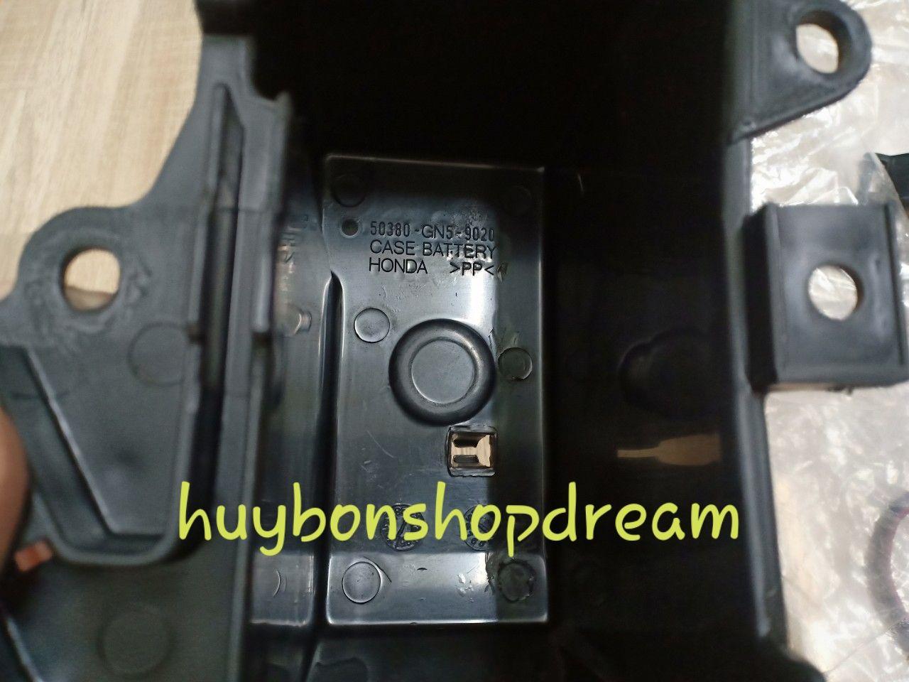 Hộp đựng bình acquy xe Dream