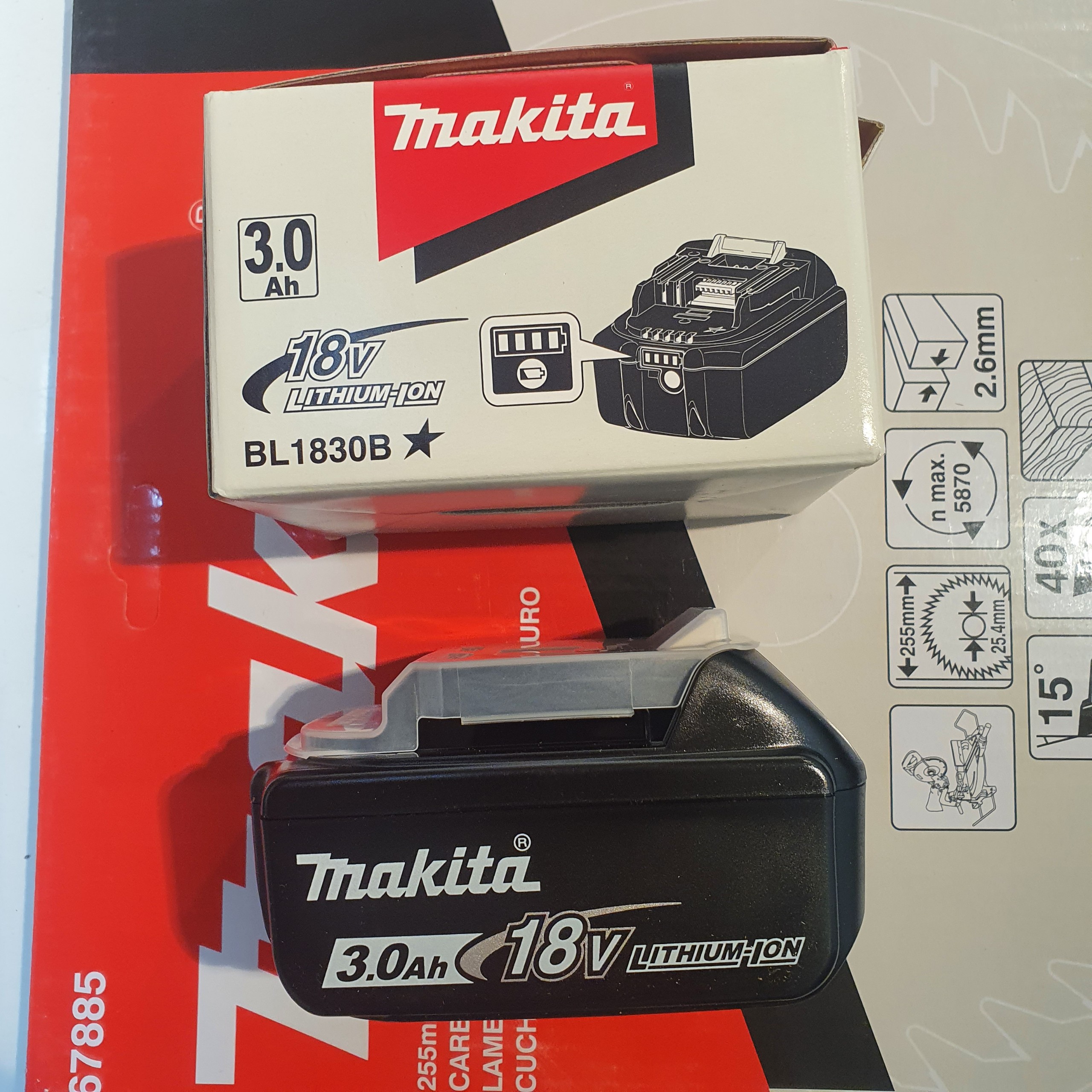 Pin makita 3.0 makita bl1830b