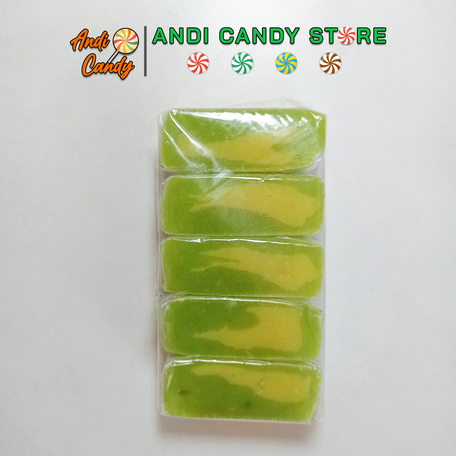 Pineapple green leaf cake