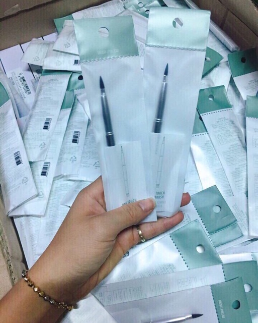 Chổi đánh son môi Hàn Quốc