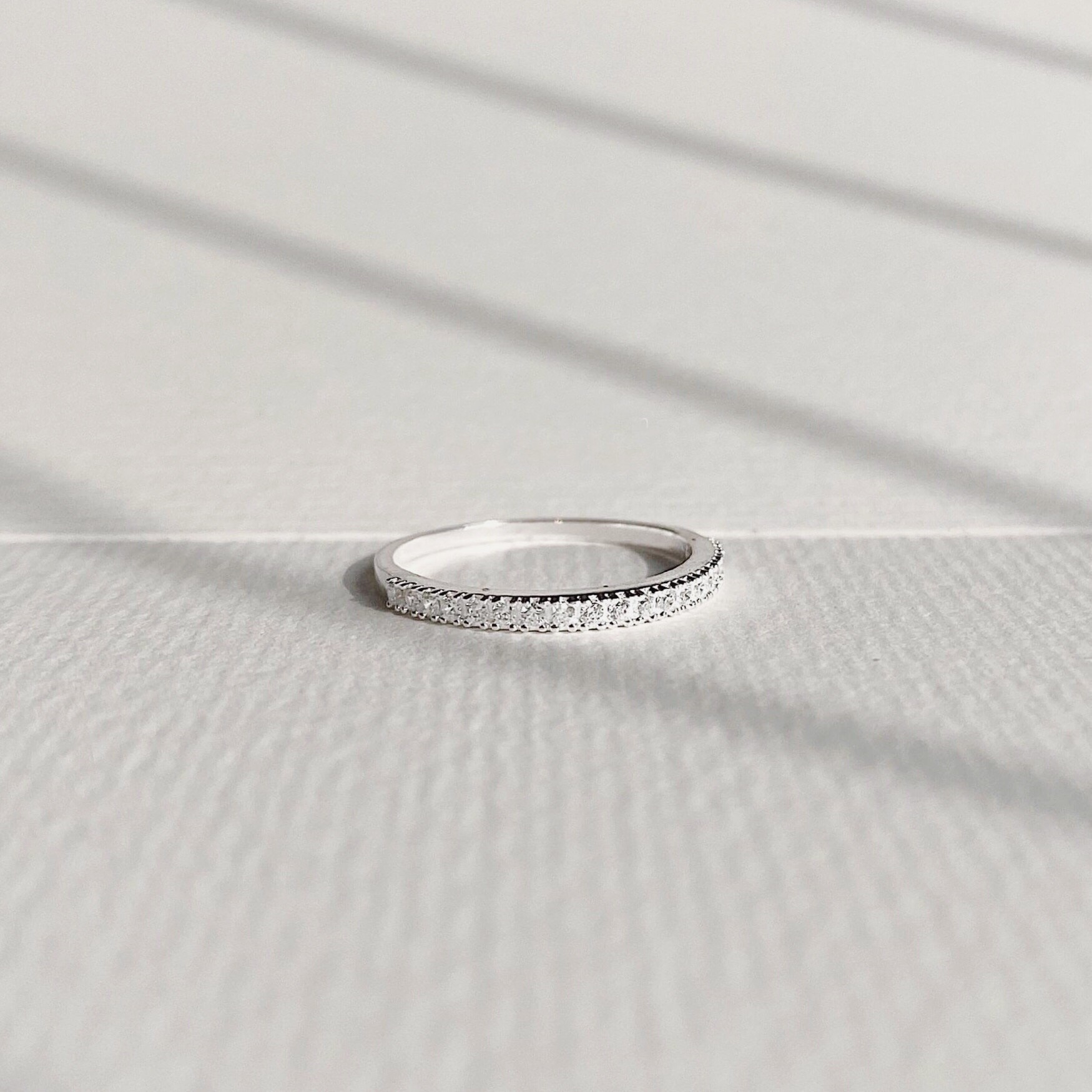 Nhẫn nữ một hàng đá - Bạc ta AURASILVER-N08