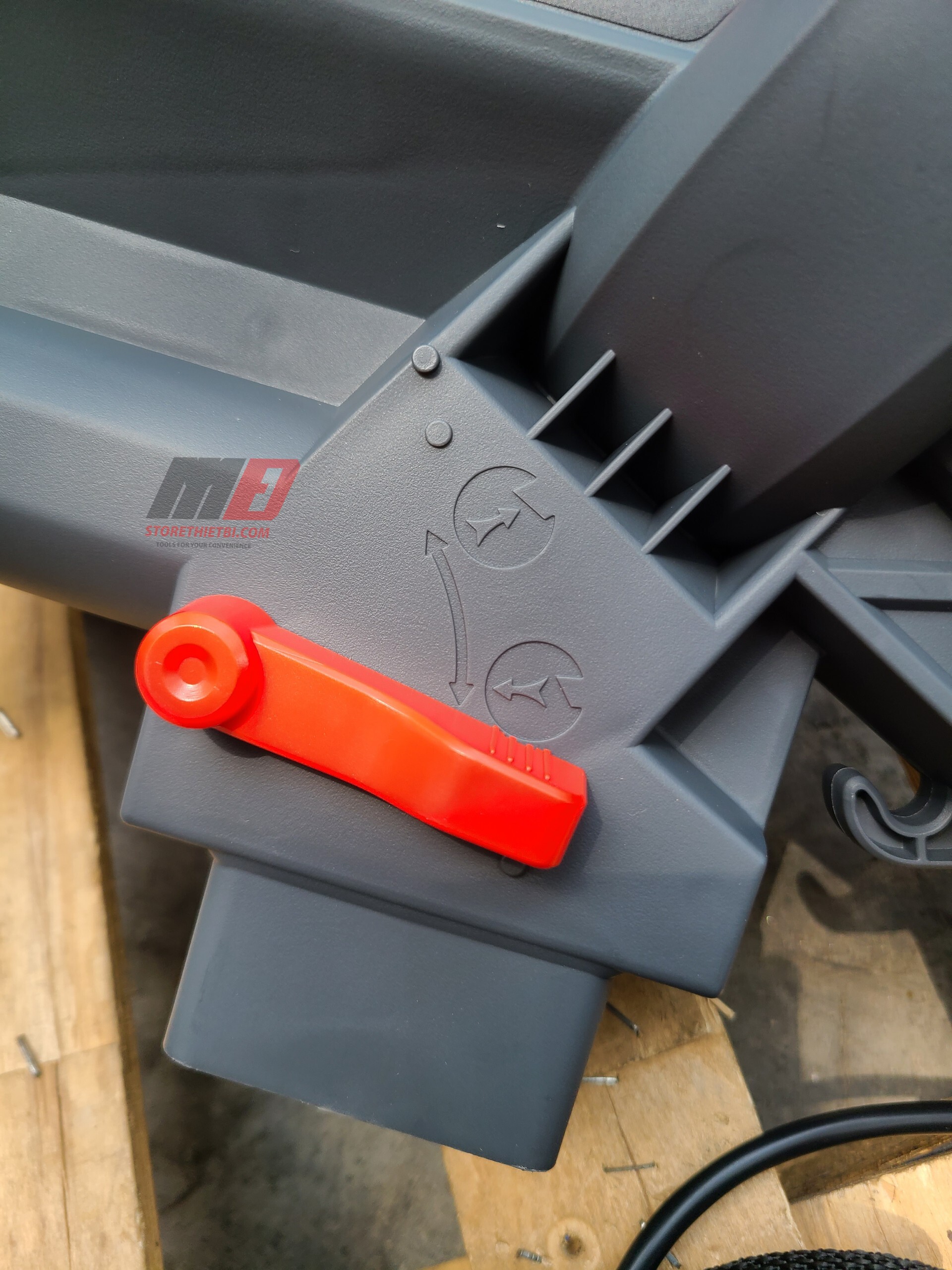 Máy hút và thổi lá Ozito BL-2401
