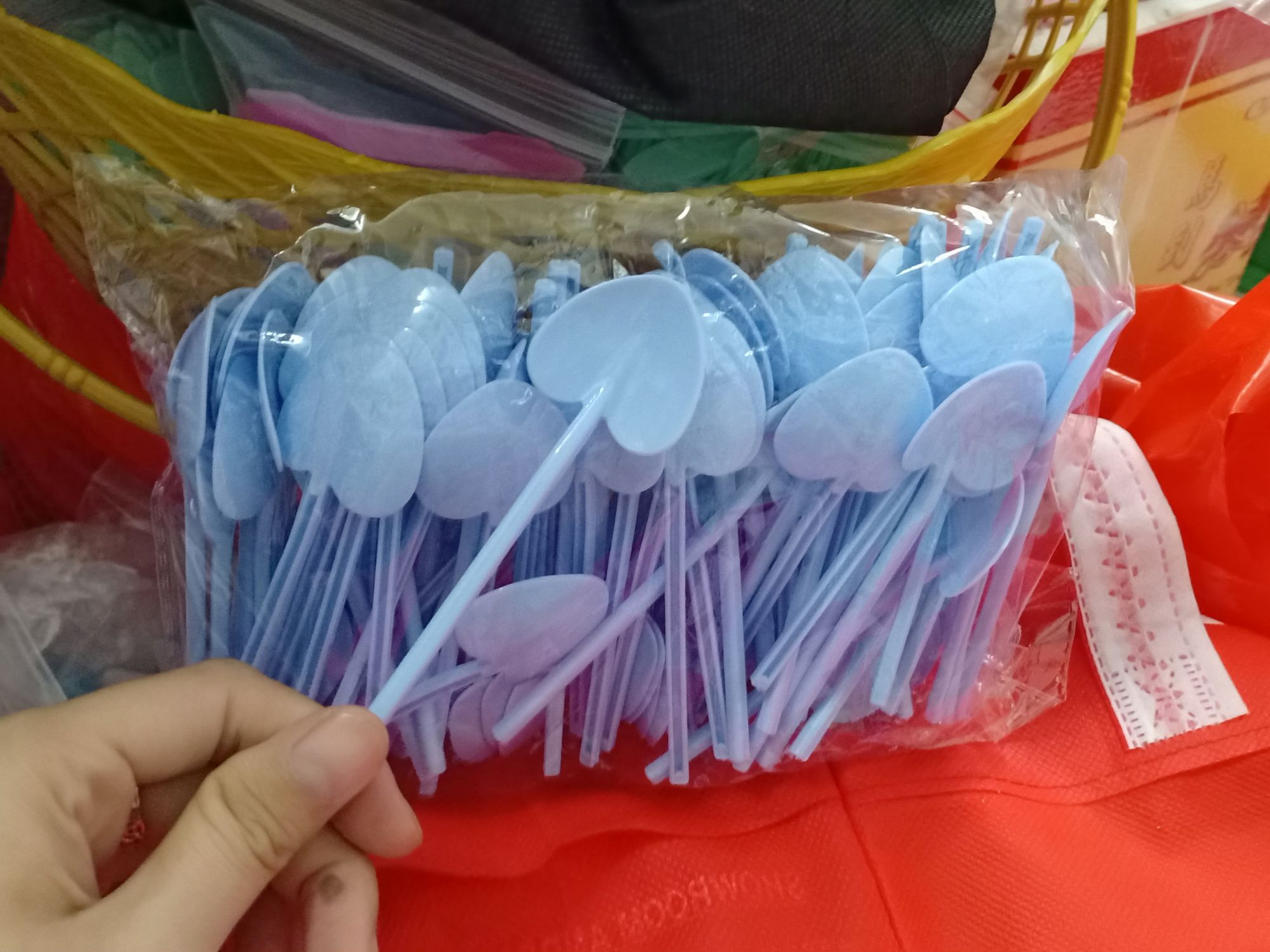 Combo 100 xẻng màu xanh dương