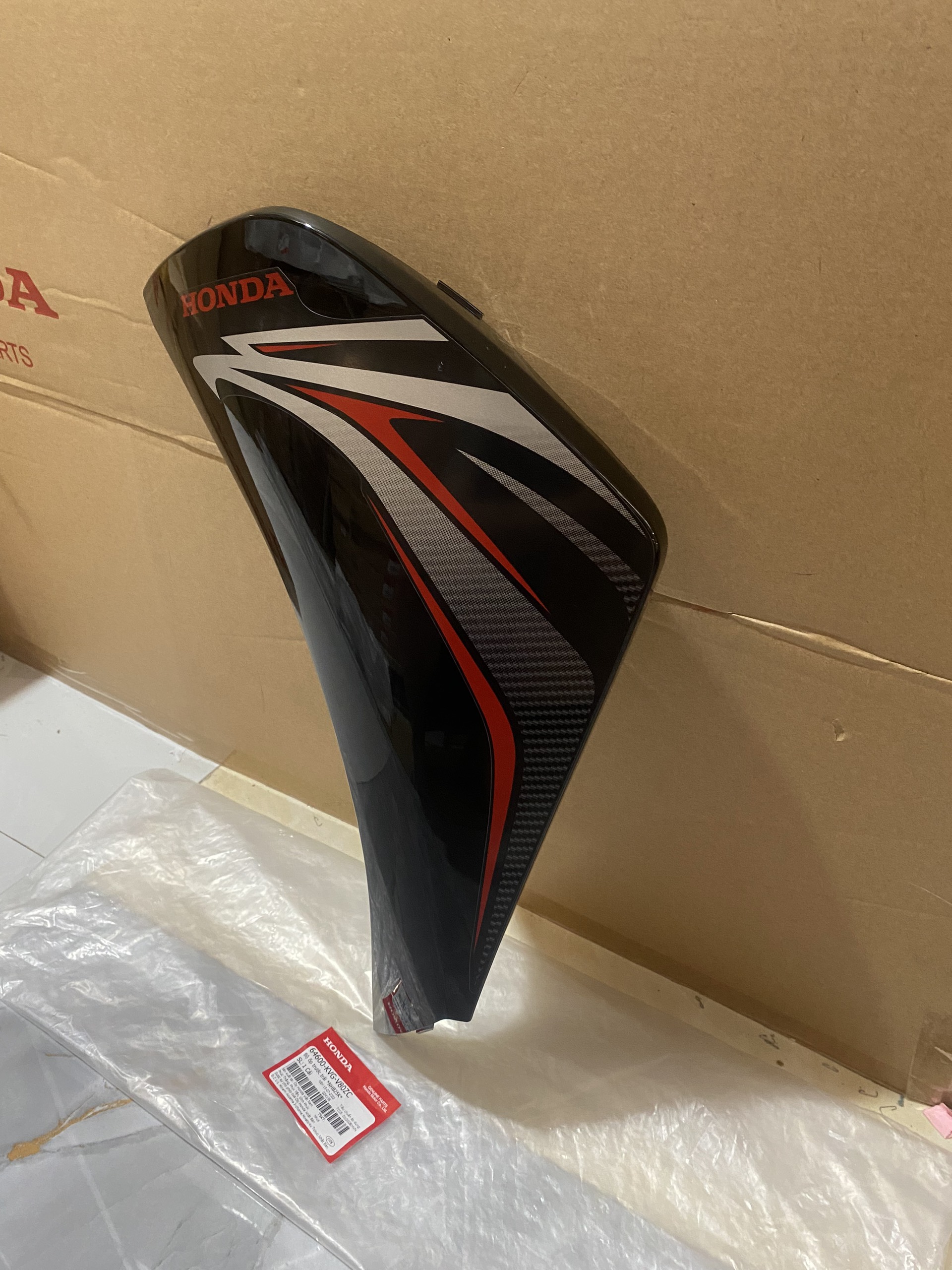 Ốp trước trái *nhb25k, r340c,bửng trái air blade 2011
