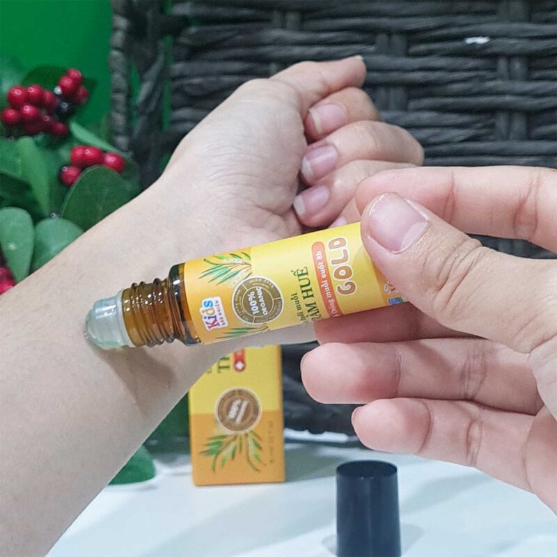 Lăn đuổi muỗi Tràm Huế 10ml