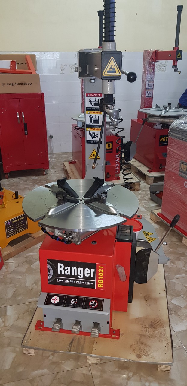 Máy tháo vỏ xe máy ranger 1021