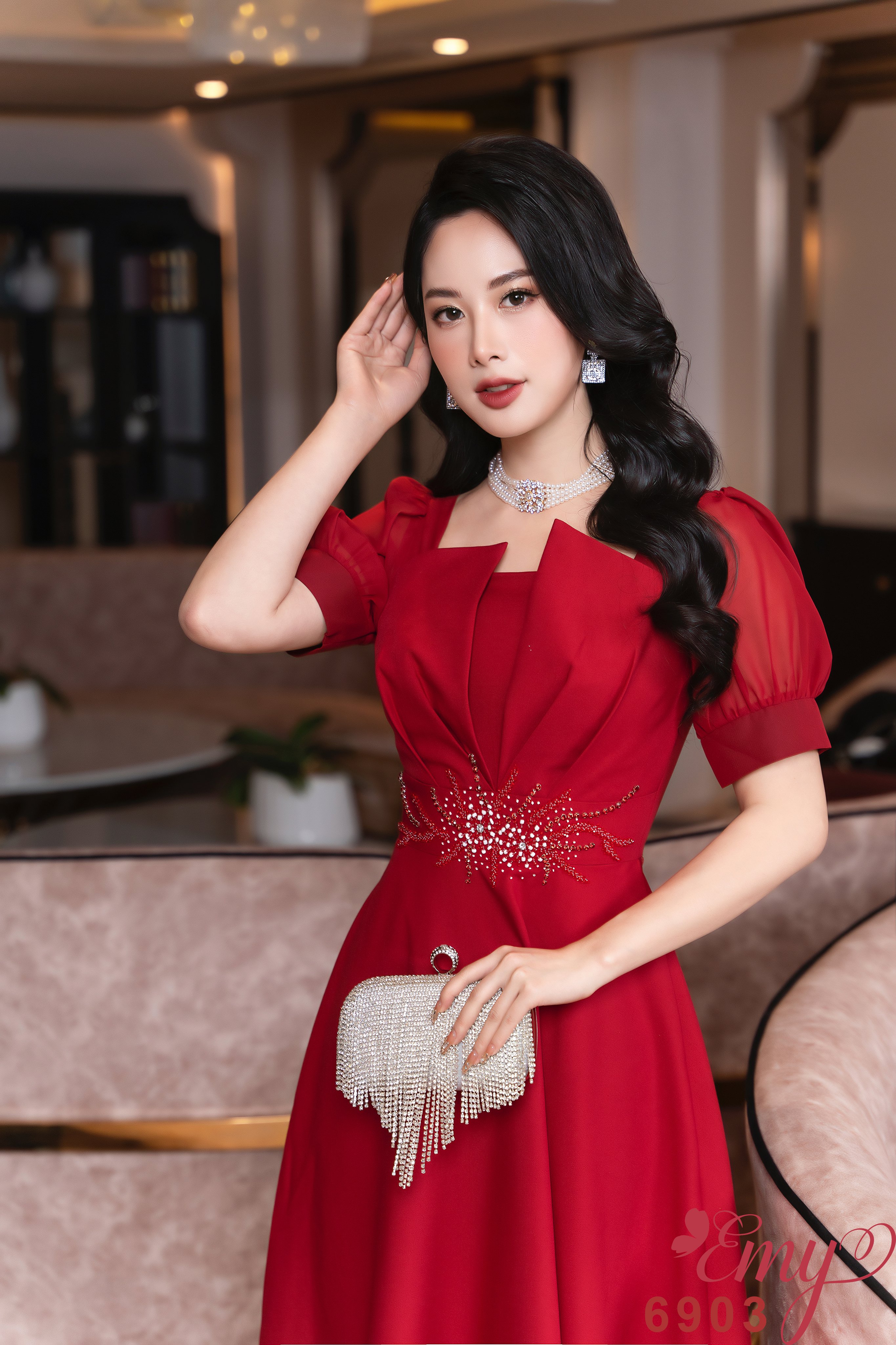 Đầm EMY EM6903 Xoè Đỏ Kết Hạt