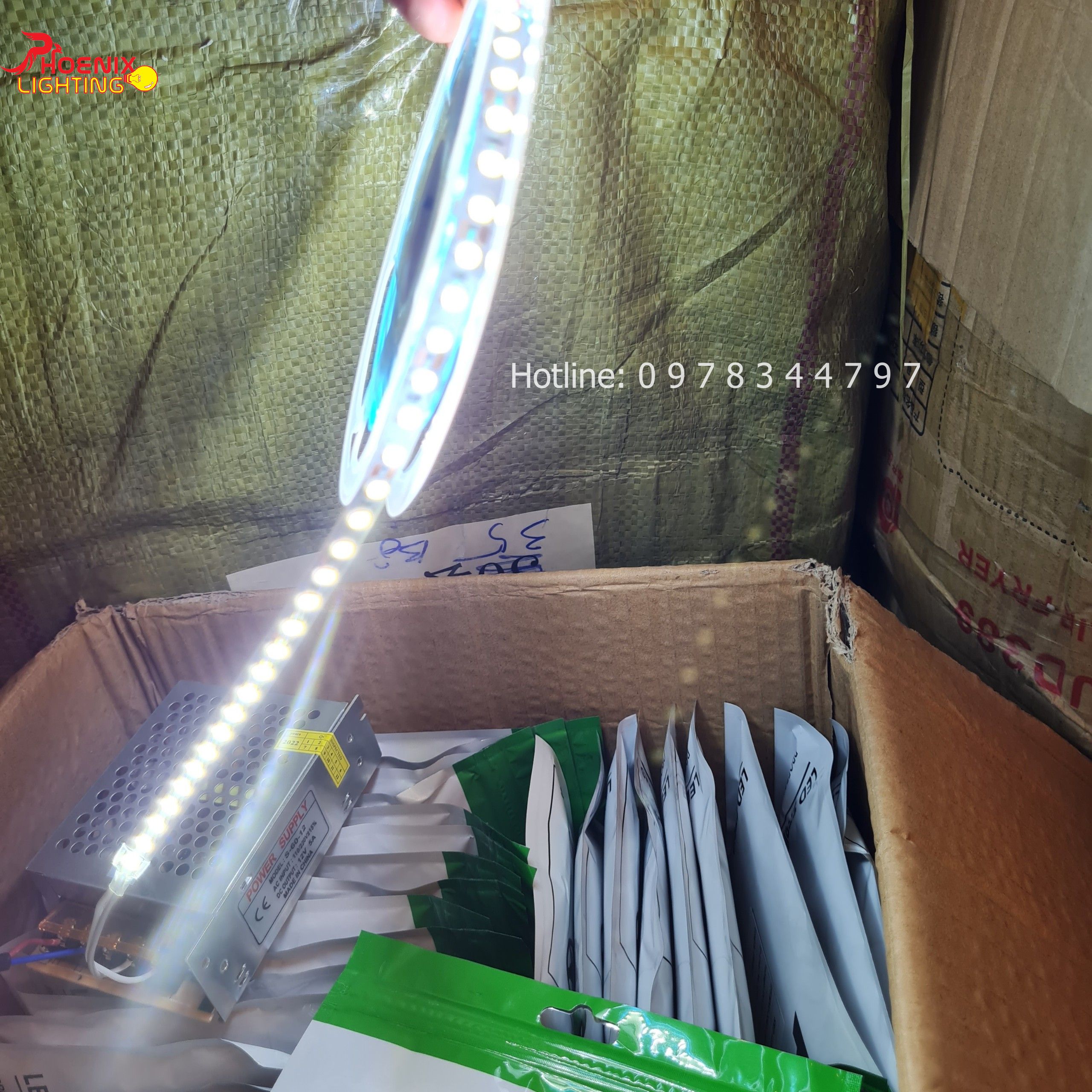LED DÁN 12V 2835, CUỘN LED DÁN 5 MÉT 600 LED SIÊU SÁNG