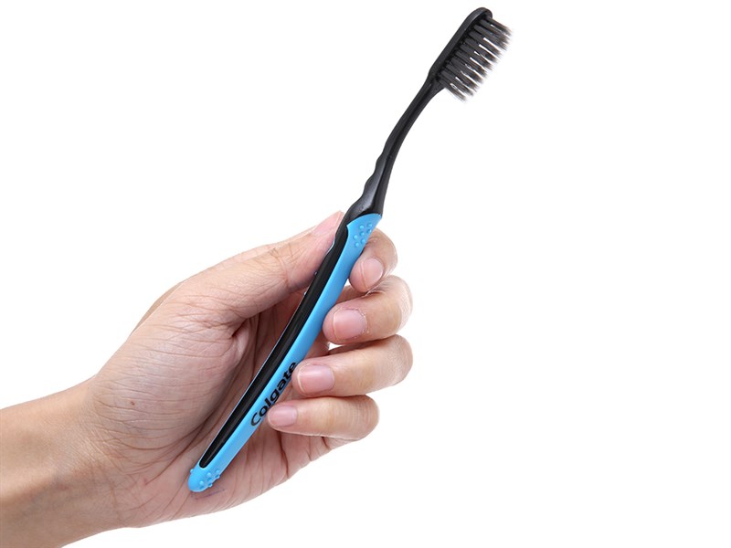Bàn chải đánh răng Colgate Slimsoft Charcoal