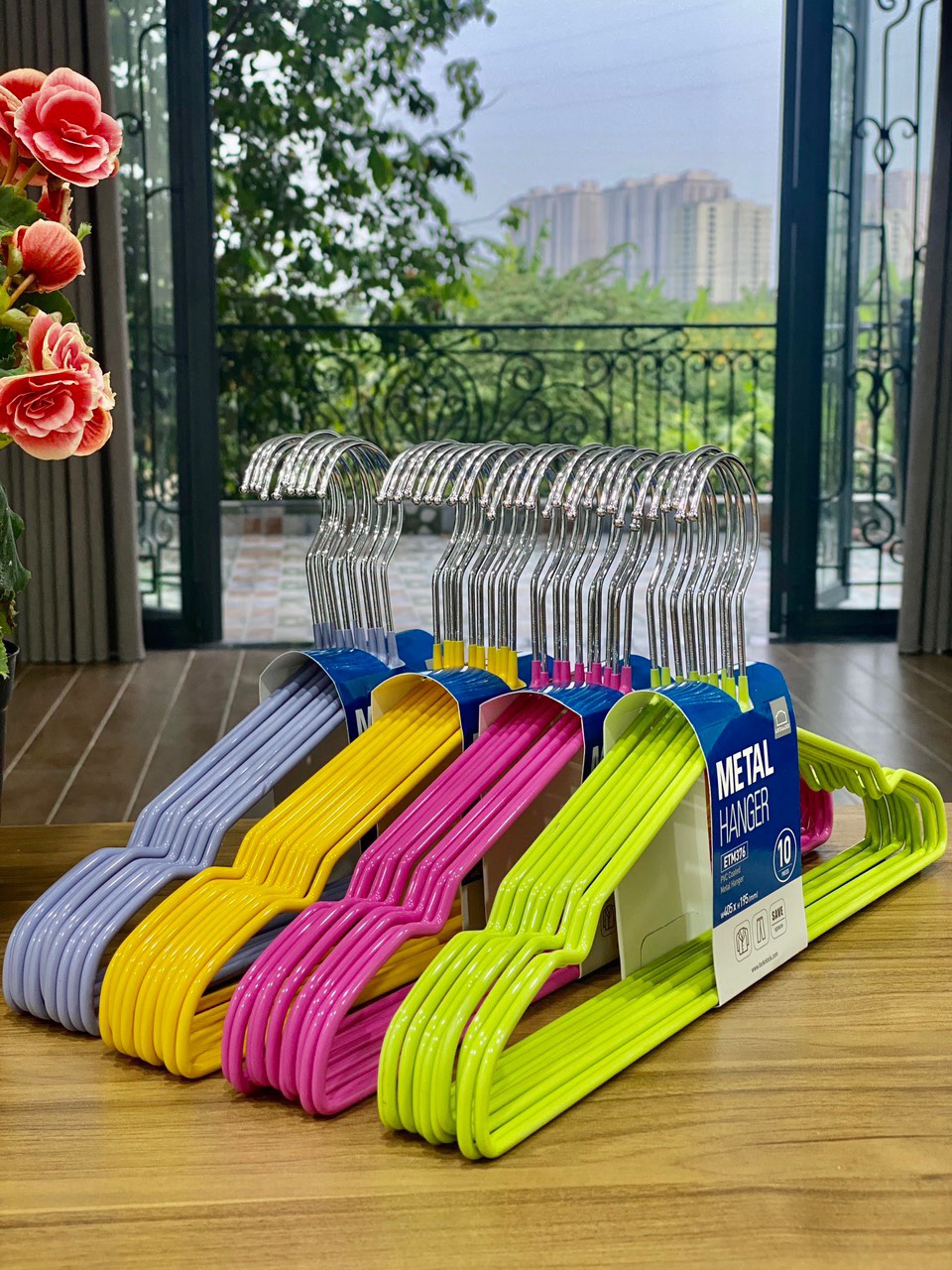 Sét 10 Móc Treo Quần Áo Lock&Lock ETM376 (cam kết hàng chính hãng)
