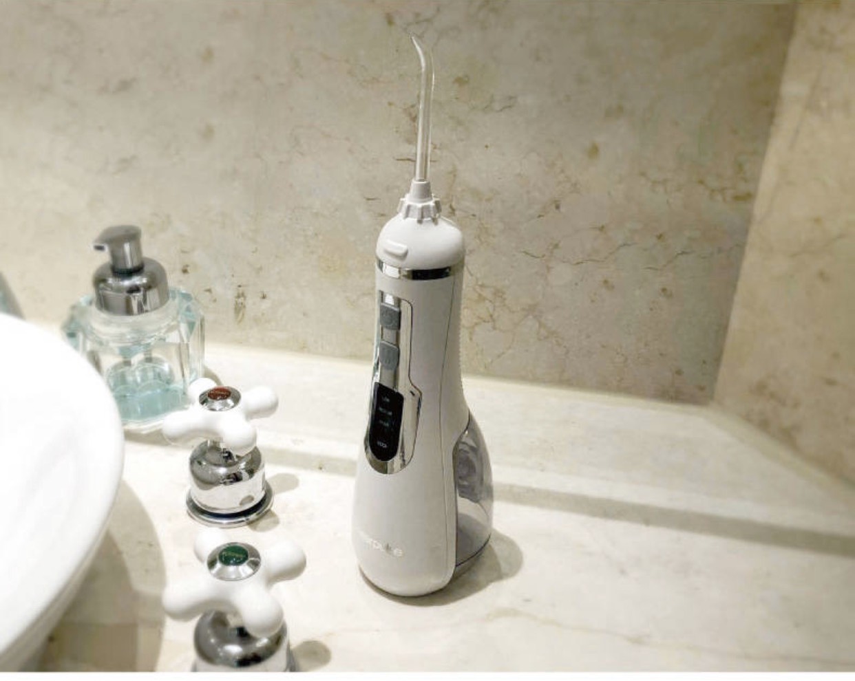 Máy tăm nước Waterpulse V500 chính hãng