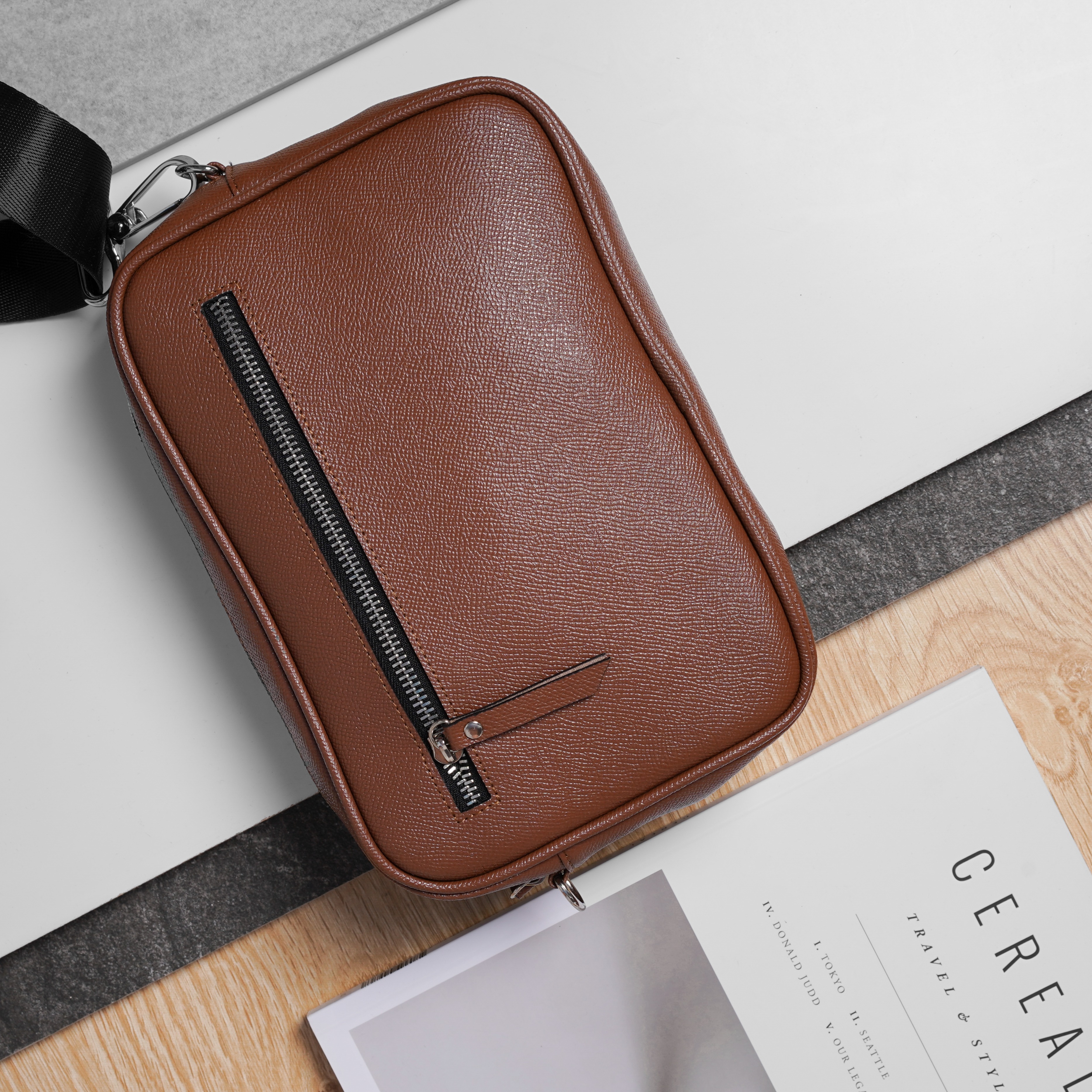 Túi nam đeo chéo LAGOM da thật - Messenger Bag - Size S