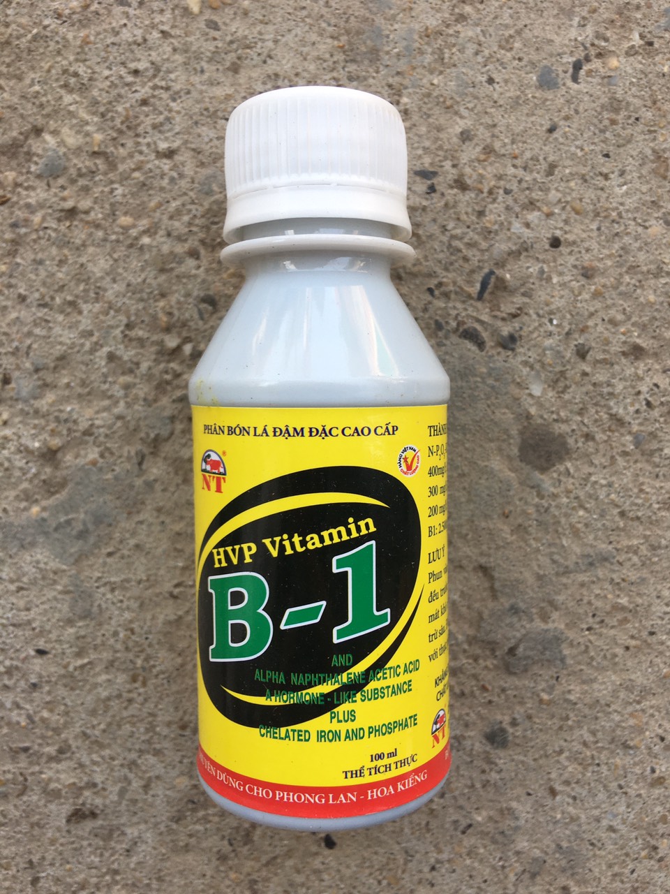 Phân bón vitamin B1 100ml- Công thức siêu ra rễ cho mọi loại cây trồng (+1 gói Đầu Trâu 501)