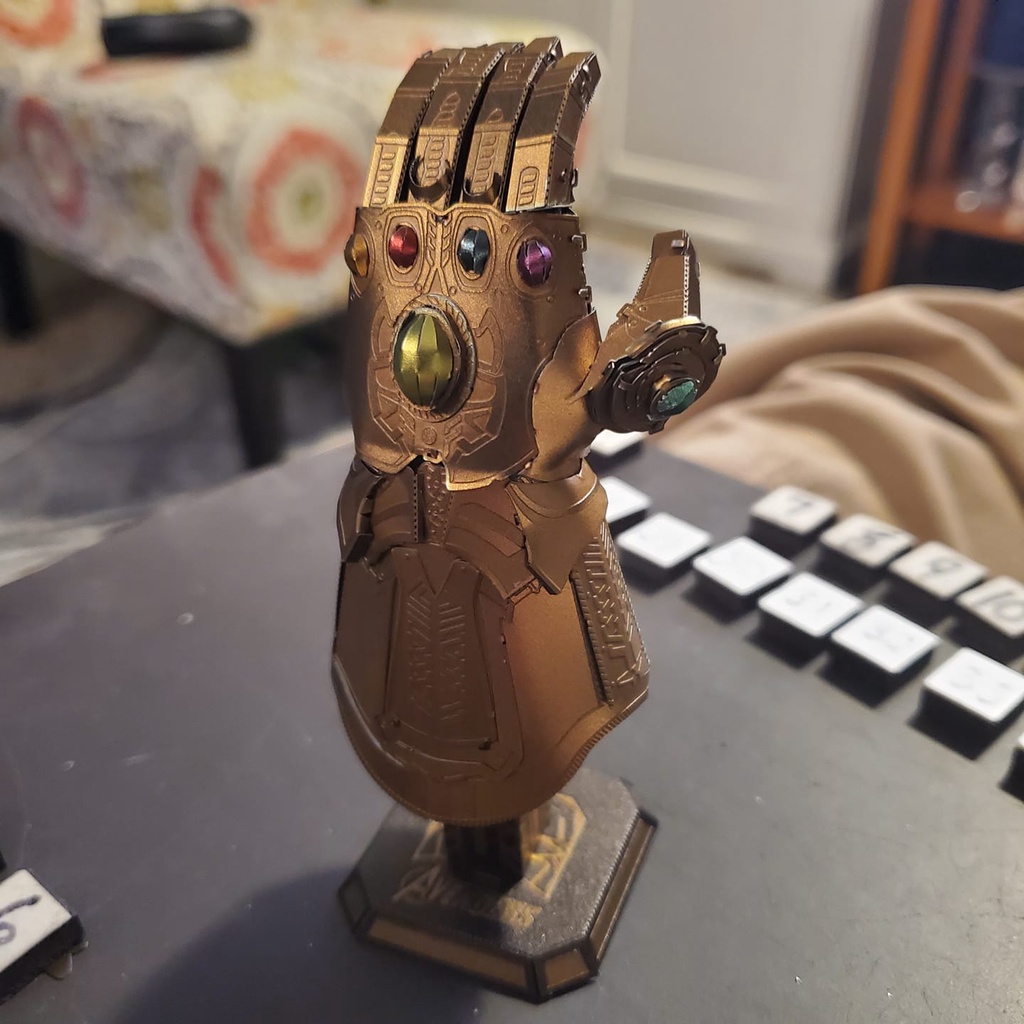 Đồ chơi mô hình 3d kim loại găng tay vô cực của thanos
