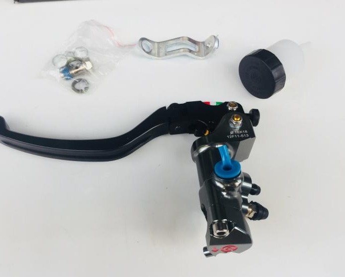 Tay thắng đĩa Brembo bình dầu có chân kính