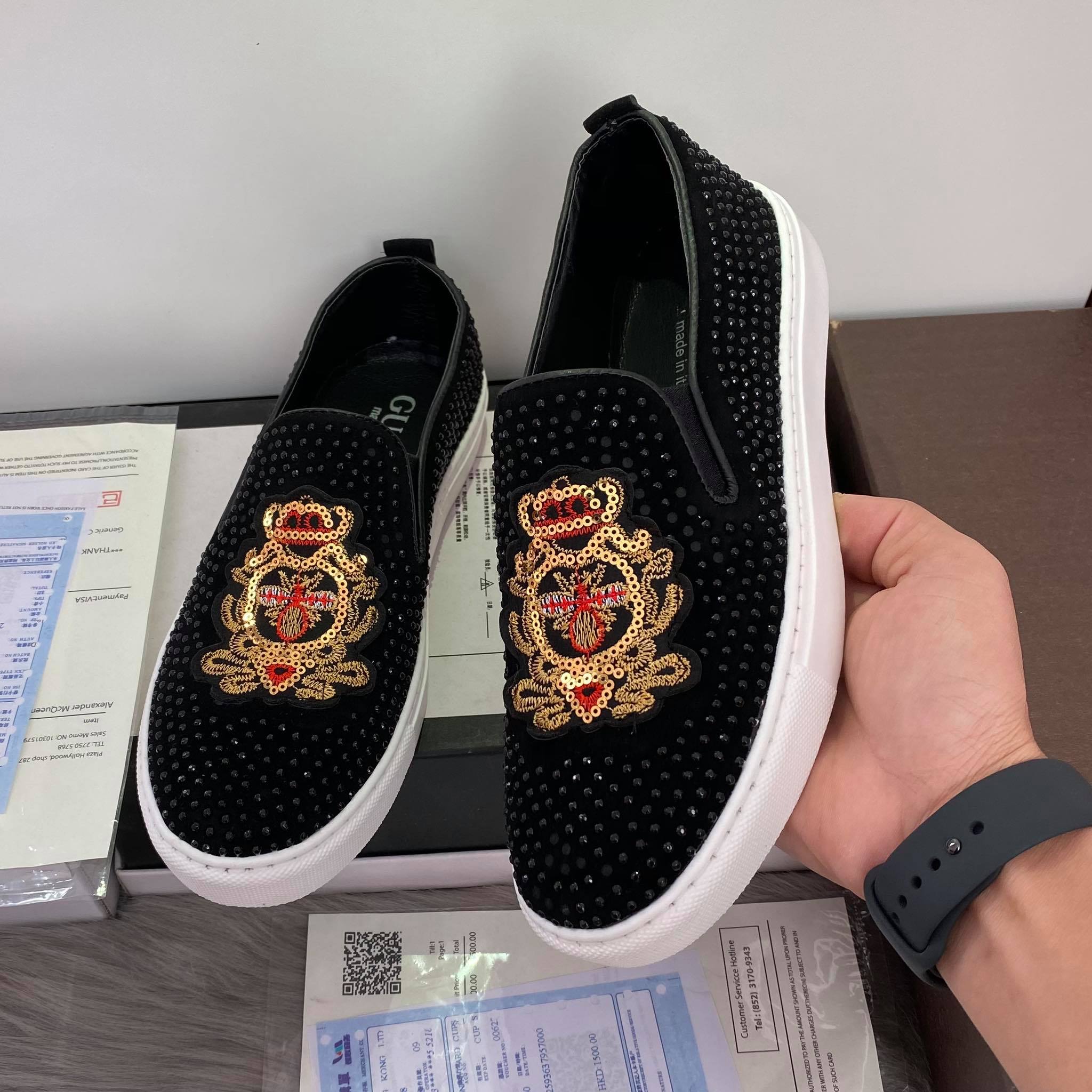 Giầy lười đá ong hoa đỏ giầy đá nam