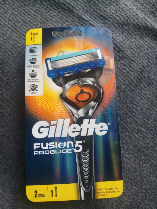 Dao cạo Gillette Fusion Proglide 5 in 1(2 lưỡi,1 cán,1 giá đỡ) nhập khẩu