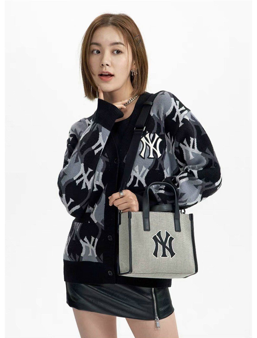 Túi đeo chéo quai xách basic canvas tote size 23 (đen / nâu / xanh)