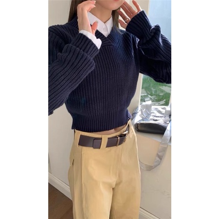Áo len cổ tim màu xanh navy