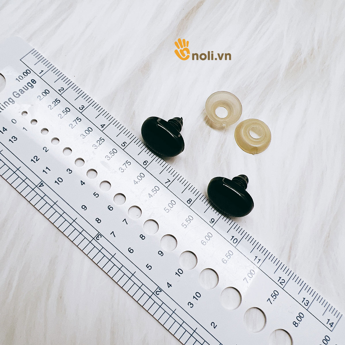 Oval eyes with safety latch (10 pairs including latch)