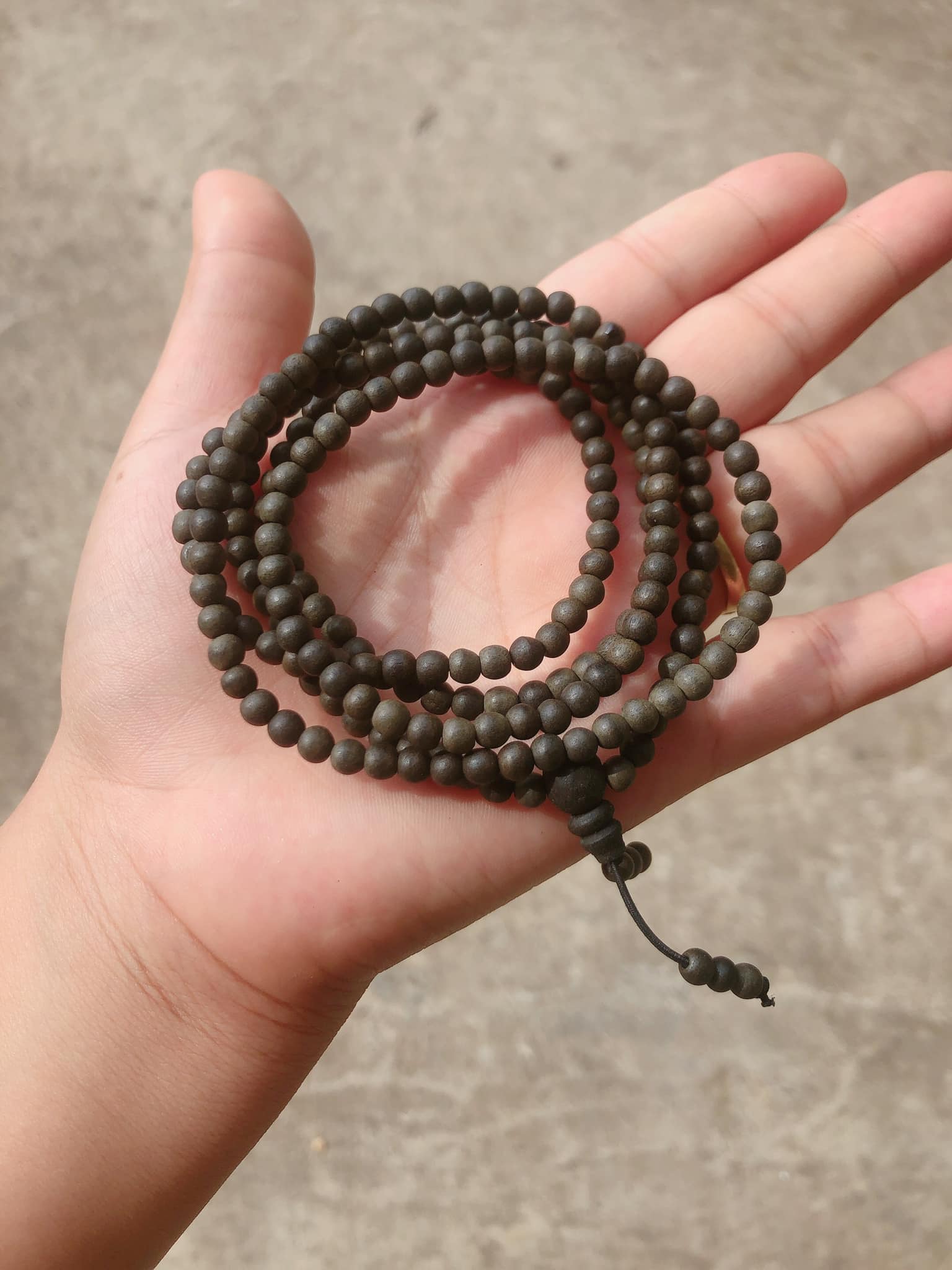 chuỗi vòng tay trầm hương 4 ly