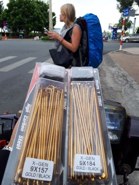 Câm vàng chân đen ( Osaki) Đùm đĩa ( Giá 1 bánh )