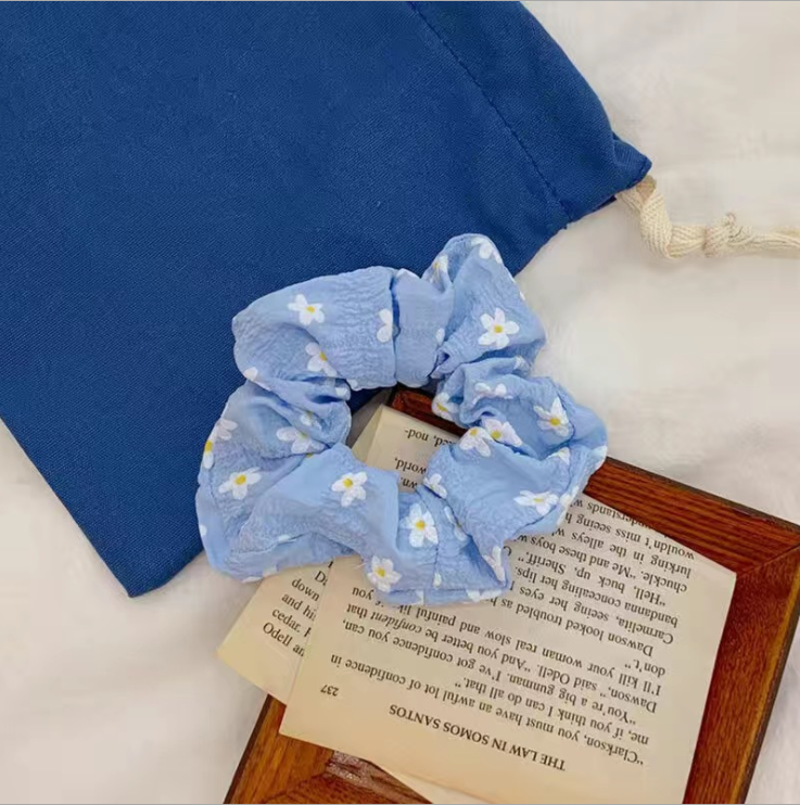 Dây buộc tóc scrunchies hoa cúc bằng vải