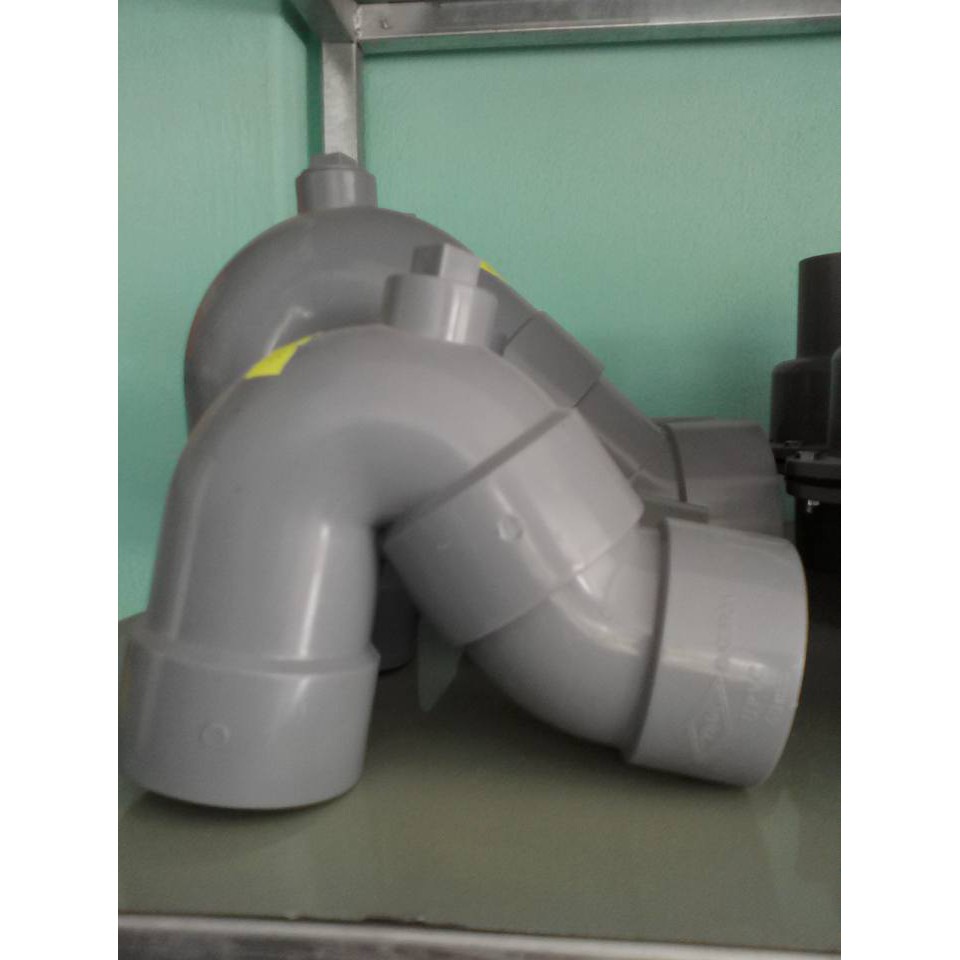 Con thỏ ống nhựa PVC