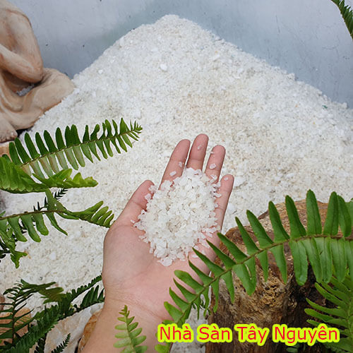 Đá Thạch Anh Thô Vụn 0.3 x 0.5 cm Sức Mạnh Phong Thủy Cho Gia Đình